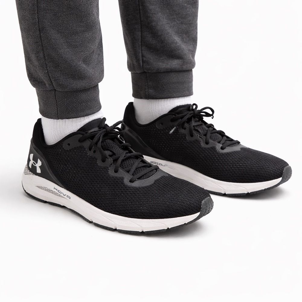 Size 11.5 Under Armour Men’s HOVR Sonic 3 Bluetooth Running Shoes Black